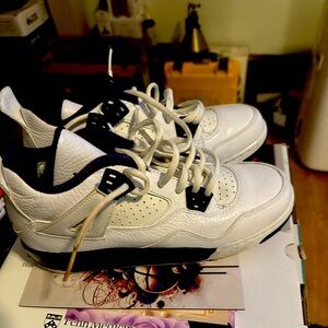 Jordan 4 Columbia